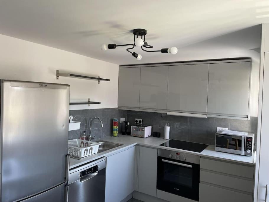 Paradigm House, Modern 2-Bedroom Duplex Apartment 2, Free Parking, 옥스퍼드 외부 사진